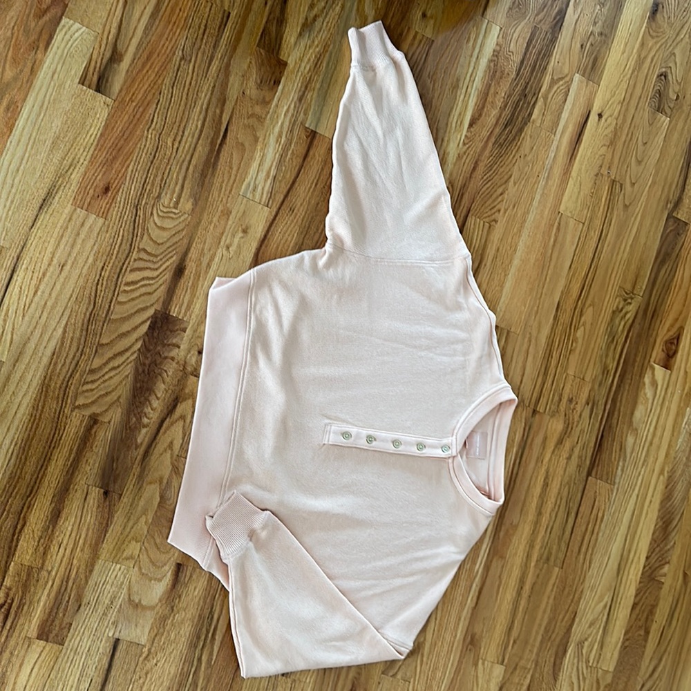 American Eagle long sleeved peach shirt